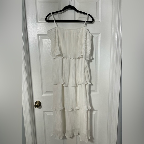 New Just Me Strapless White Tiered Dress - Picture 4 of 7